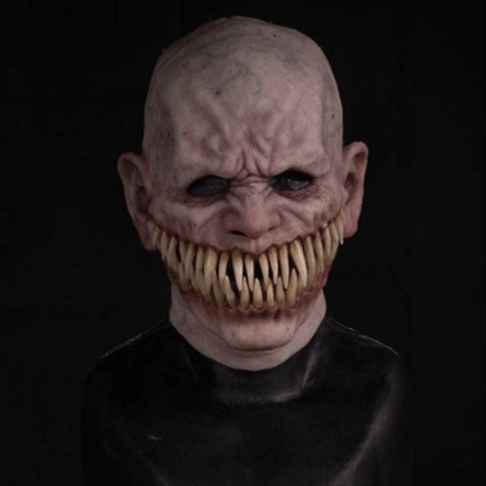 Sinister-Smile: Die Maske, die das Blut gefrieren lässt!"